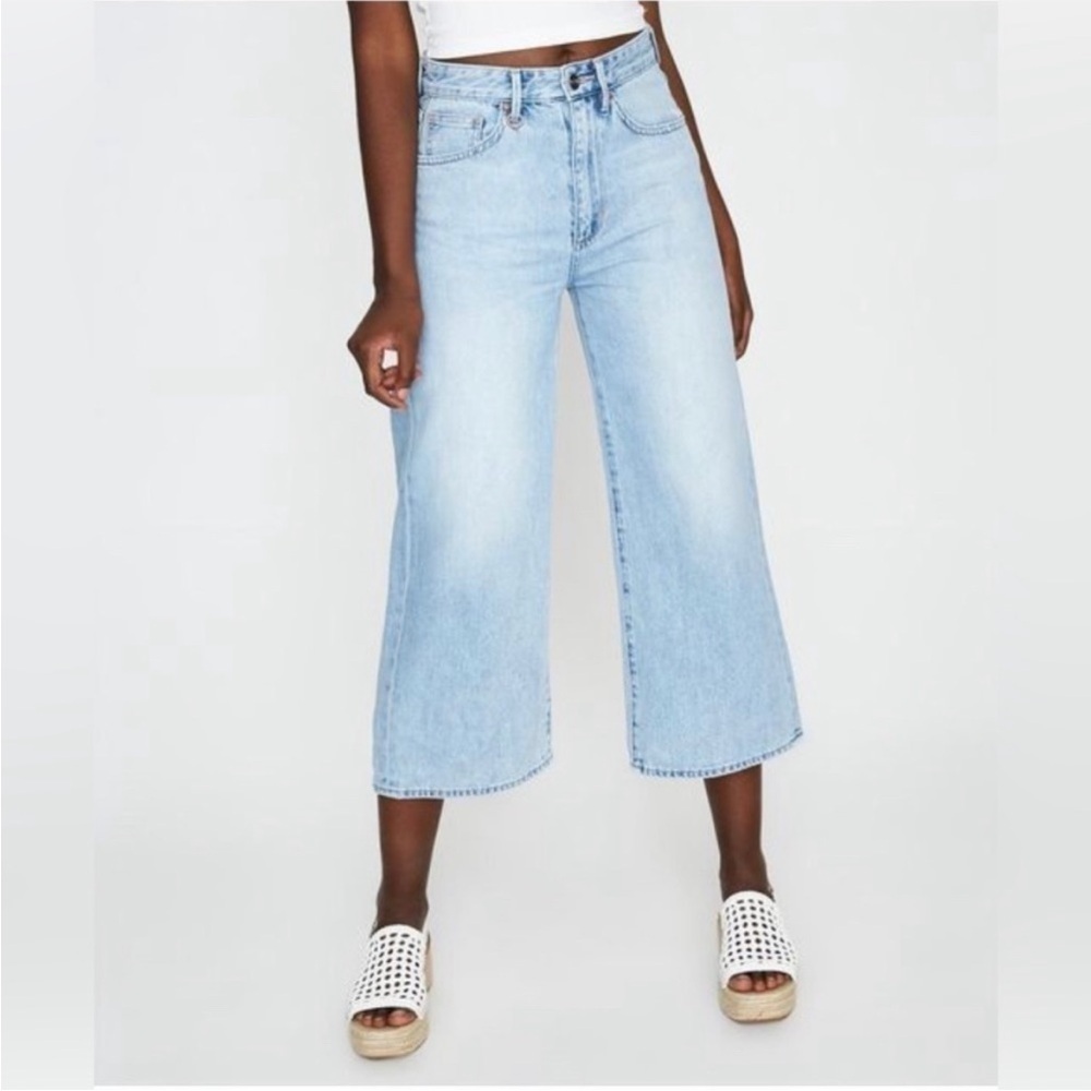 Neuw Cropped Pixie Jean Epic Stone Blue